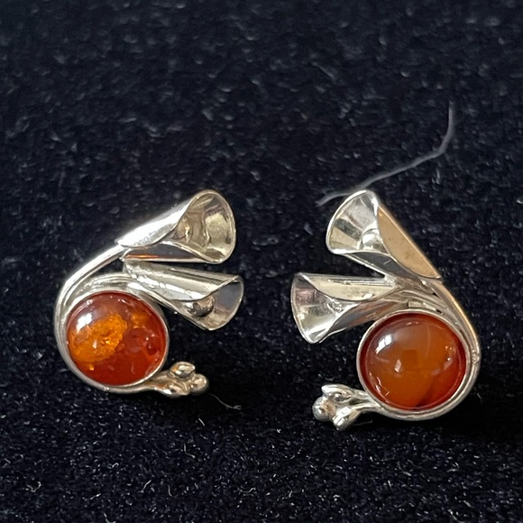 Baltic Amber & Silver Stud Earrings - Picture 1 of 3